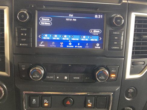 Used 2019 Nissan Titan SV w/ SV Convenience Package RWD image 25
