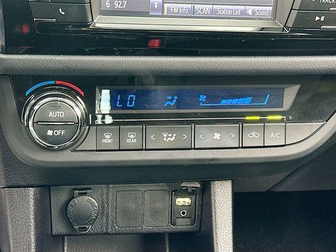 Used 2014 Toyota Corolla S FWD image 15