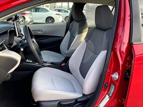 Used 2021 Toyota Corolla LE image 7