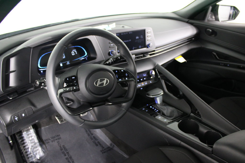 Certified 2026 Hyundai Elantra SEL Sport Premium FWD image 18