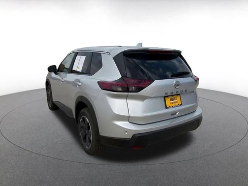 Used 2025 Nissan Rogue SV FWD image 10