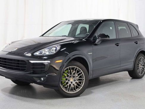 Used 2017 Porsche Cayenne S Platinum image 1