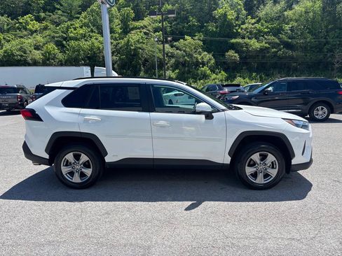 Used 2024 Toyota RAV4 LE AWD/4WD image 6