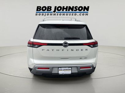 Used 2023 Nissan Pathfinder SL