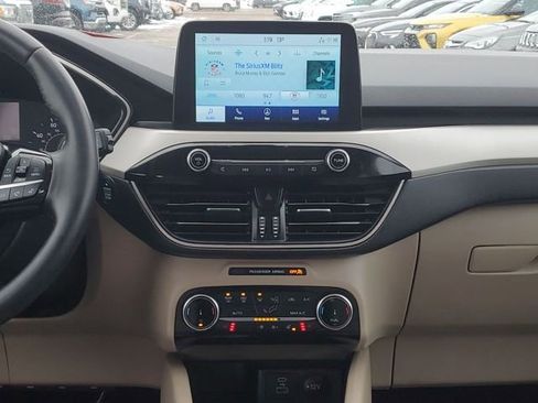 Used 2022 Ford Escape SEL image 28