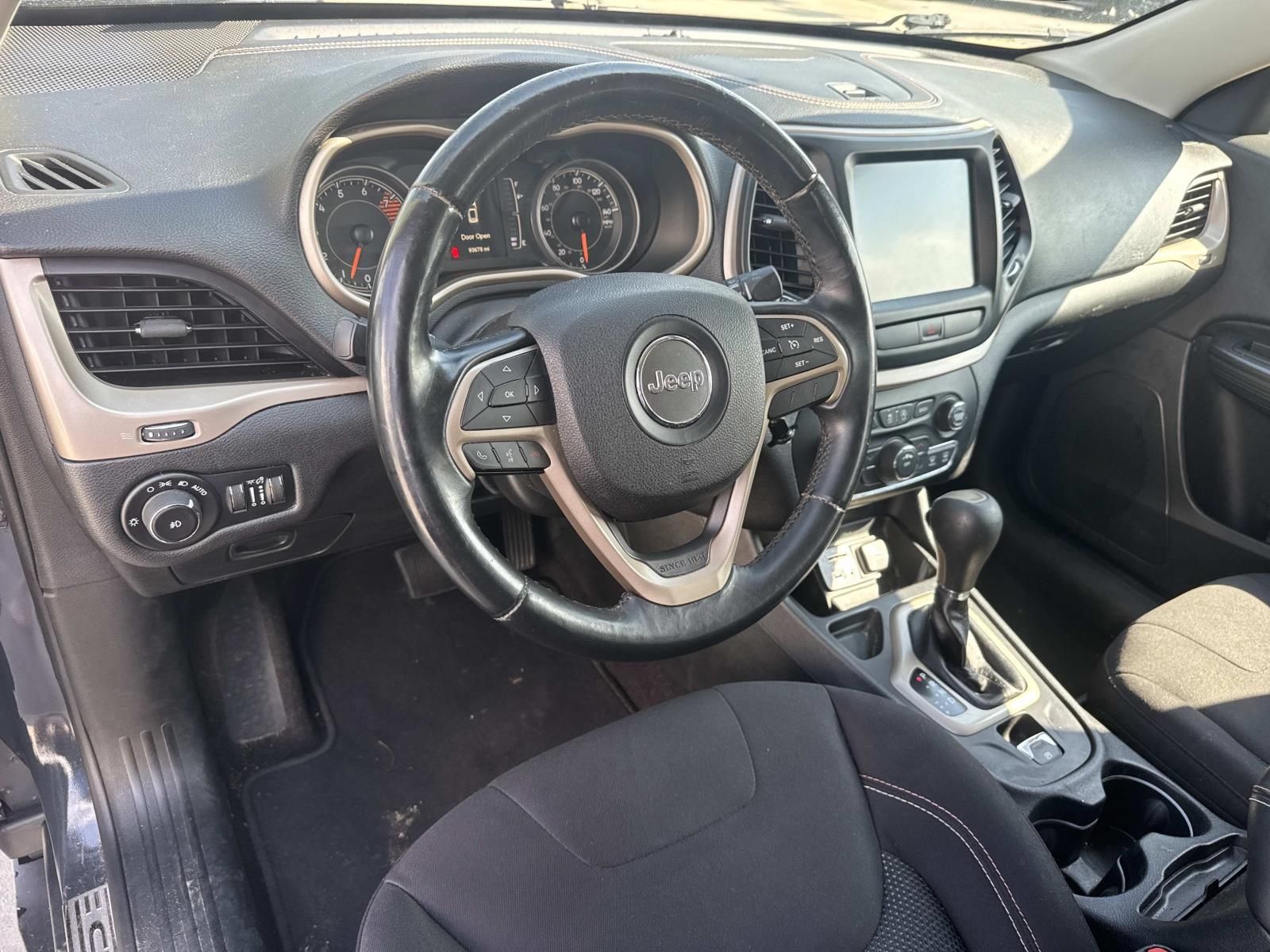 Used 2016 Jeep Cherokee 75th Anniversary FWD image 17