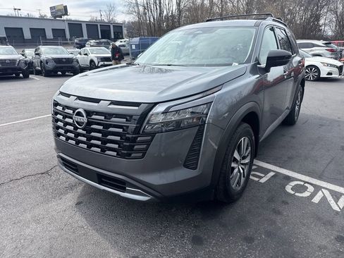 New 2026 Nissan Pathfinder SL FWD image 1