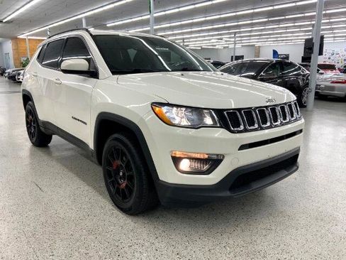 Used 2019 Jeep Compass Latitude w/ Popular Equipment Group image 4