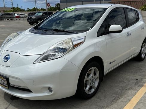 Used 2013 Nissan Leaf SV w/ LED & Quick Charge Pkg FWD image 1