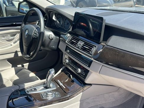 Used 2011 BMW 550i xDrive Sedan AWD/4WD image 10