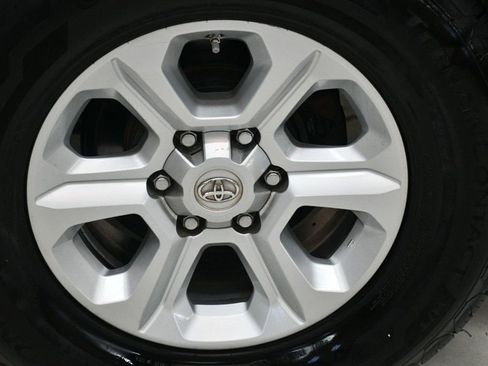 Used 2016 Toyota 4Runner SR5 Premium image 19