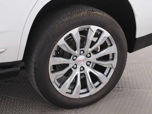 Used 2024 GMC Yukon Denali AWD/4WD image 15