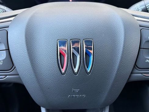 Certified 2025 Buick Envista Preferred w/ Convenience I Package image 7