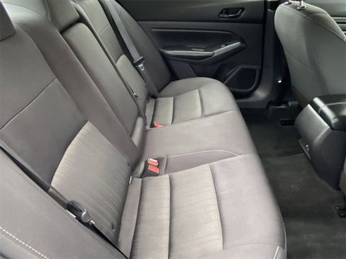 Used 2024 Nissan Altima 2.5 SV image 16