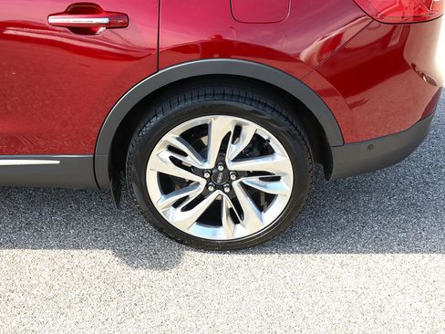 Used 2018 Lincoln MKX Reserve image 3