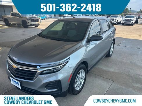 Used 2024 Chevrolet Equinox LS w/ LS Convenience Package FWD image 1