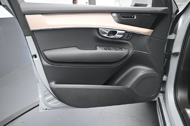 Used 2026 Volvo XC90 B6 Plus w/ Protection Package Premier AWD/4WD image 20
