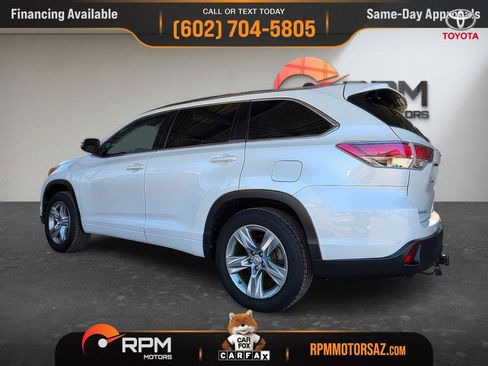 Used 2014 Toyota Highlander Limited Platinum FWD image 3