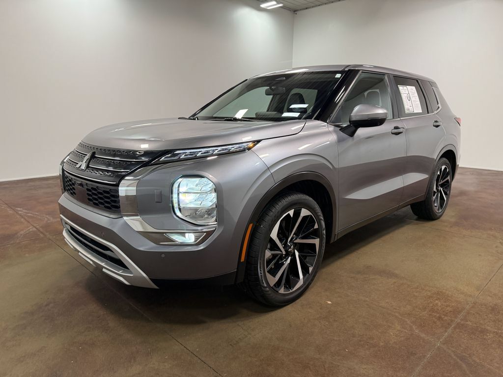 Used 2024 Mitsubishi Outlander SE AWD/4WD image 39