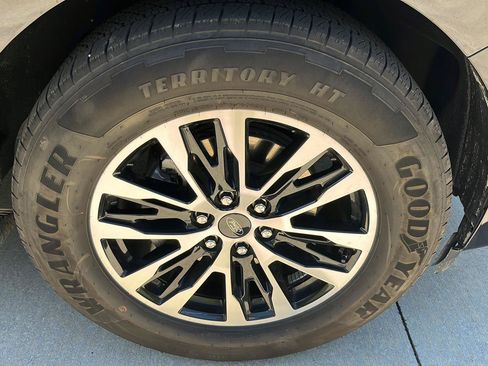 Used 2025 Ford Expedition Platinum AWD/4WD image 38