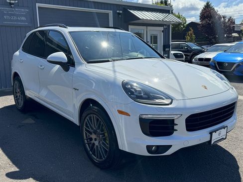 Used 2017 Porsche Cayenne S AWD/4WD image 5
