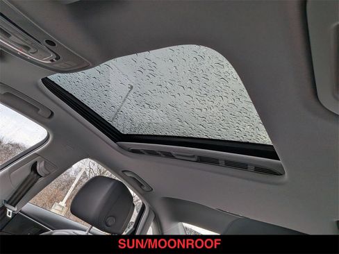 Used 2019 Audi A4 2.0T Premium image 2