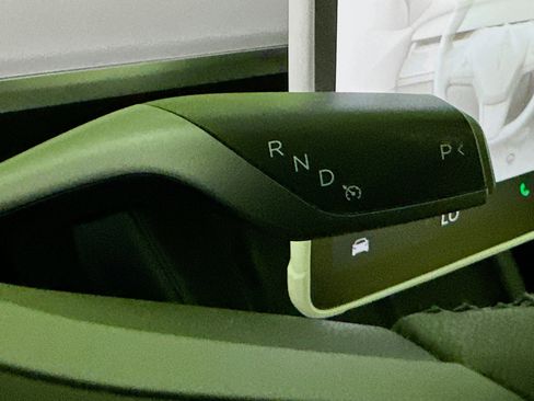 Used 2021 Tesla Model 3 Standard Range Plus image 23