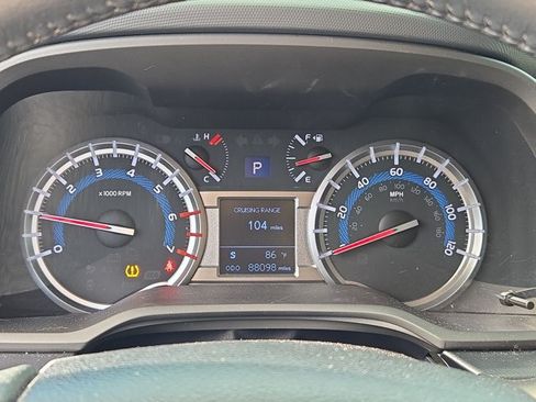 Used 2018 Toyota 4Runner Limited AWD/4WD image 9