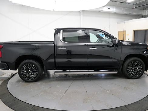 Used 2019 Chevrolet Silverado 1500 High Country w/ Technology Package AWD/4WD image 8