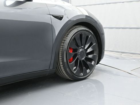Used 2022 Tesla Model Y Performance image 42