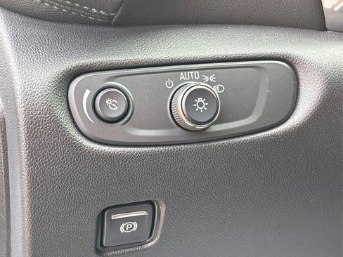 Used 2022 Chevrolet Blazer LT image 36