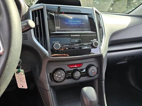 Used 2018 Subaru Impreza 2.0i Premium image 18