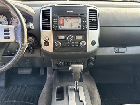 Used 2018 Nissan Frontier PRO-4X image 28