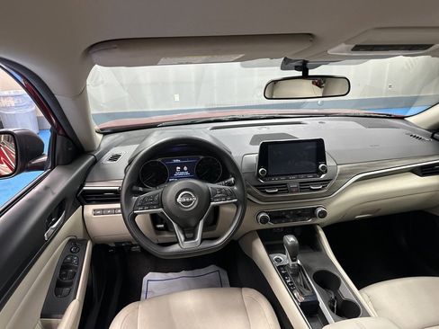 Used 2025 Nissan Altima 2.5 SV image 20