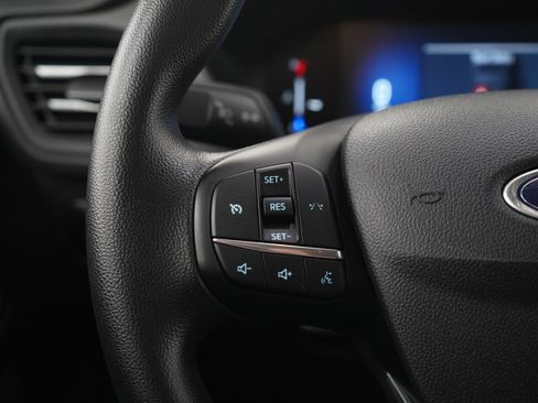 Used 2025 Ford Escape Active AWD/4WD image 19