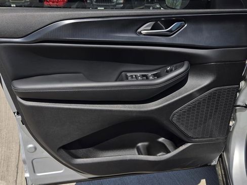 New 2025 Jeep Grand Cherokee L Laredo image 15