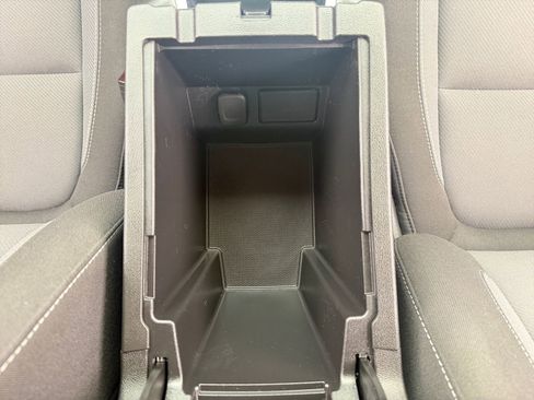 Used 2025 Chevrolet Blazer LT AWD/4WD image 19