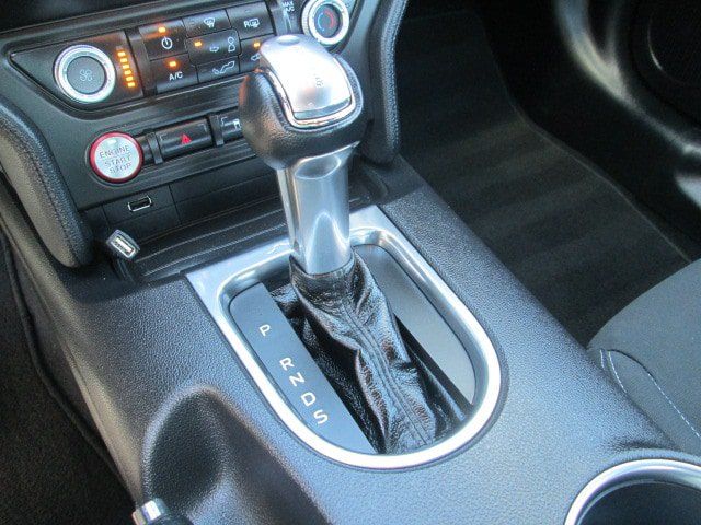 Used 2020 Ford Mustang Coupe RWD image 12