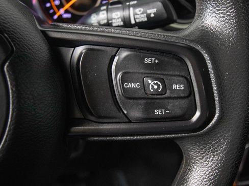 Used 2018 Jeep Wrangler Unlimited Sport image 21