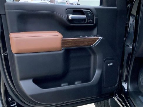 Certified 2022 Chevrolet Silverado 1500 High Country w/ Safety Package II image 21