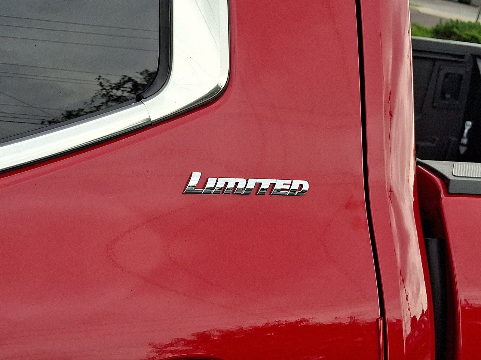 Used 2024 Toyota Tundra Limited AWD/4WD image 32