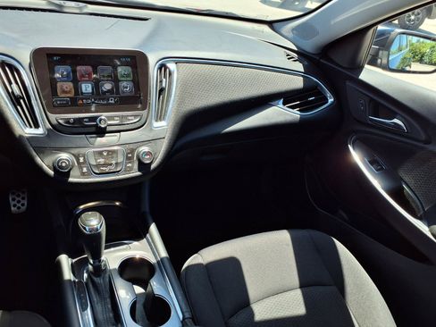 Used 2016 Chevrolet Malibu LT FWD image 4