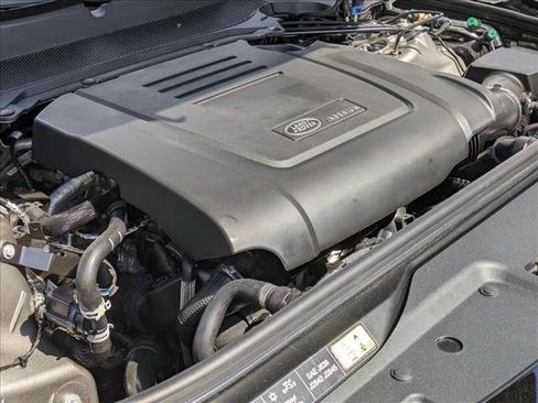 Used 2024 Land Rover Discovery Dynamic SE image 19