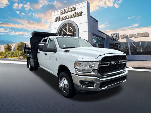 New 2024 RAM 3500 Tradesman w/ Chrome Appearance Group image 1