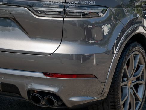 Used 2023 Porsche Cayenne GTS w/ Premium Package Plus image 53