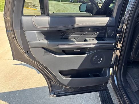 Used 2024 Ford Expedition Platinum AWD/4WD image 27