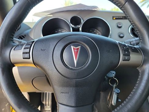 Used 2007 Pontiac Solstice GXP w/ Premium Package RWD image 15