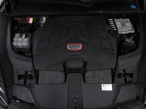 Used 2021 Porsche Cayenne GTS image 31