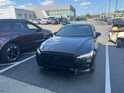Used 2024 Volvo S60 B5 Plus FWD image 2
