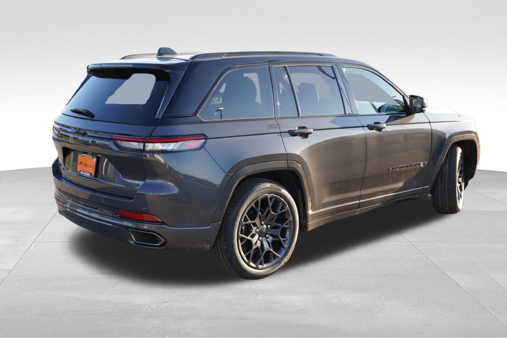 Certified 2025 Jeep Grand Cherokee Summit w/ Obsidian Package AWD/4WD image 6